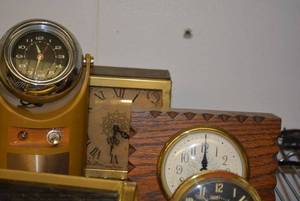 lot 549 image: Clocks Desk and Alarm Clocks