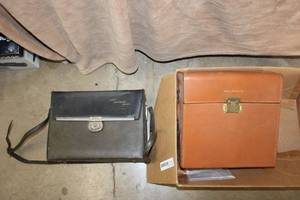 lot 631 image: Vintage Polaroid Cameras with Cases