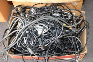 lot 633 image: IEC Cables