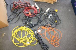lot 651 image: Extension Power Cords and Jumper Cables