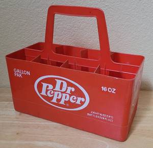 lot 44 image: VINTAGE 8-PACK 16 OZ  GALLON PAK RED PLASTIC DR. PEPPER CARRIER AS SHOWN.