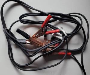 lot 86 image: JUMPER CABLES AS SHOWN.
