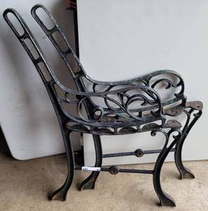 lot 93 image: VINTAGE CAST IRON BENCH SIDES AS SHOWN.