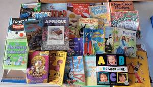 lot 120 image: ASSORTED CHILDRENS BOOKS AS SHOWN. GENEROUS COUNT
