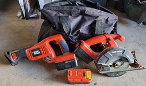 lot 127 image: BLACK & DECKER 18V CORDLESS CIRCULAR SAW AND SAWALL WITH BATTERIES AND BAG AS SHOWN. NO CHARGER.
