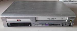 lot 135 image: HITACHI DVDVCR COMBO MODEL DV-PF2U AS SHOWN.