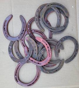 lot 175 image: LOT OF STEEL HORSESHOES AS SHOWN.