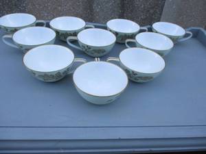 lot 60 image: 10-NORITAKE China 2-in. Porcelain Light Green And Gold Flat Cups.