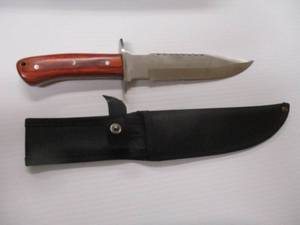 lot 66 image: Defender Xtreme Full Tang Serrated Blade Silver & Wood Hunting Knife with Sheath