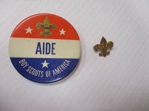 lot 112 image: 2-Vintage BSA Pinback Pins Buttons, 1-Vintage Boy Scouts Of America AIDE And 1-Gold Tone Boy Scouts Of America