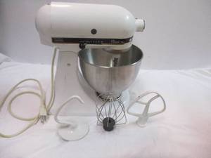 lot 121 image: KitchenAid Classic Plus, 6-Speed , Tilt-Head Household Mixer, Model #KSM75WH With Attachments
