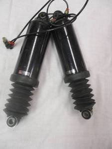 lot 146 image: 1-PAIR OF HARLEY DAVIDSON CRUISER, #54661-02 SHOWA REAR -BACK AIR SHOCK ABSORBER, SUSPENSION. �