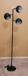lot 30 image: 3 LIGHT TREE FLOOR LAMP IN COLOR AS SHOWN. APPROX. 63.5 H X 18 W.