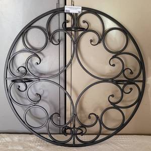lot 36 image: WROUGHT IRON STYLE ROUND WALL MOUNT CANDLE HOLDER AS SHOWN. APPROX. 23.5 DIAMETER.