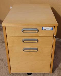 lot 91 image: BIRCH WOOD STYLE 3 DRAWER STORAGE CABINET ON WHEELS AS SHOWN.
