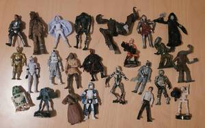 lot 102 image: LOT OF 24 COLLECTIBLE ACTION FIGURES RANGING IN SIZE FROM 3 - 4 EACH. (SOLD 24 X THE MONEY)