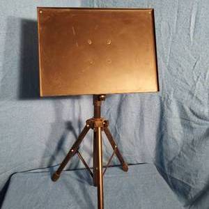 lot 13 image: adjustable sheet music stand