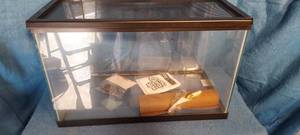 lot 51 image: Reptile tank with screened lid