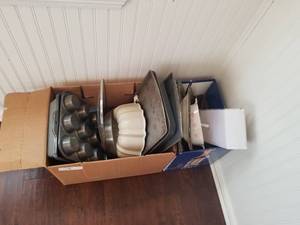 lot 118 image: Selection of kitchen pots and pans -  DIFFERENT LOCATION - Pickup 011722