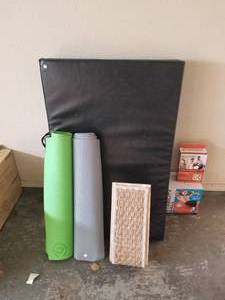 lot 121 image: Selection of exercise items -  DIFFERENT LOCATION - Pickup 011722