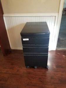lot 131 image: Black file cabinet on wheels -  DIFFERENT LOCATION - Pickup 011722