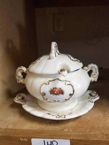 lot 140 image: Very nice covered serving bowl with spoon -   DIFFERENT LOCATION - Pickup 011722