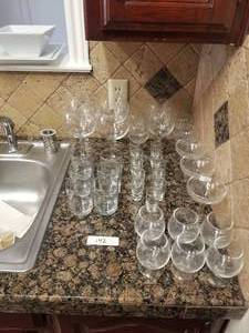 lot 142 image: Selection of glass barware -  DIFFERENT LOCATION - Pickup 011722