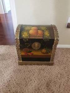 lot 148 image: Nice decorative box-chest 18 by 21 by 14-  DIFFERENT LOCATION - Pickup 011722