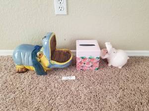 lot 167 image: Selection of 2 hippos and a ceramic tissue cover -  DIFFERENT LOCATION - Pickup 011722