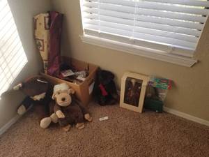 lot 168 image: Selection of stuffed animals and Christmas decor. -  DIFFERENT LOCATION - Pickup 011722