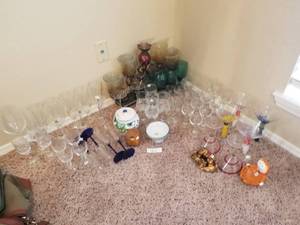 lot 162 image: Selection of Home decor. and variety of glass stemware.   DIFFERENT LOCATION - Pickup 011722