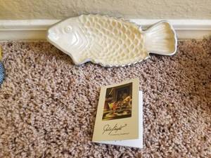 lot 172 image: Julia Knight Pescador Petite 9-inch petite bowl - snow -  DIFFERENT LOCATION - Pickup 011722