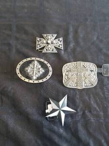 lot 26 image: Selection of 4 belt buckles