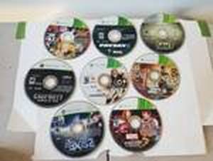 lot 45 image: Selection of Xbox 360 games with no cases