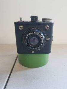 lot 56 image: Vintage Brownie camera
