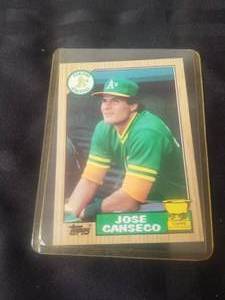 lot 71 image: Jose Canseco Topps Rookie baseball card