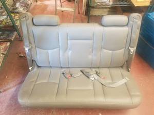 lot 94 image: Rear car seat out of a GM