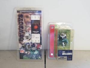 lot 208 image: Dallas Cowboys - NFL collectables - Emmitt Smith and Roy Williams