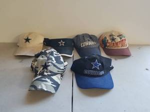 lot 210 image: Dallas Cowboy hats