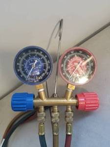 lot 217 image: AC Diagnostic gauge set