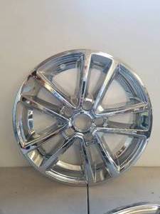 lot 218 image: Set of 4 - 16 inch hub caps