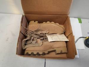 lot 219 image: 3 pairs of Military boots