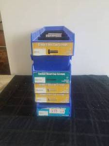 lot 259 image: Lot of 6 plastic bins