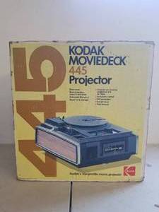 lot 178 image: Kodak 445 moviedeck projector