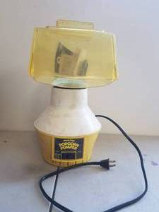 lot 272 image: Wear-Ever popcorn machine