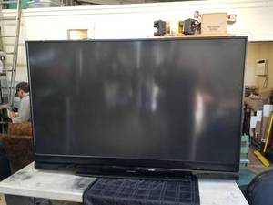 lot 78 image: Mitsubishi 75 television - came on when plugged in
