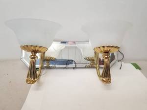 lot 356 image: Wall mounted light fixture