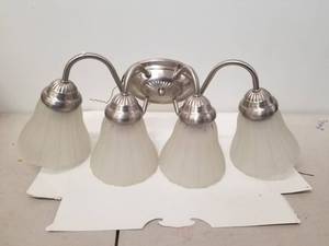 lot 351 image: Wall mounted light fixture