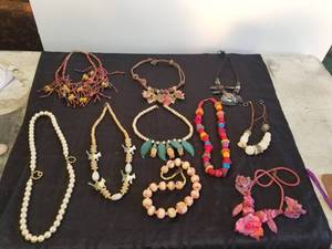 lot 320 image: Bin of Handmade jewelry