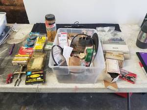 lot 339 image: Mixed lot of garage items